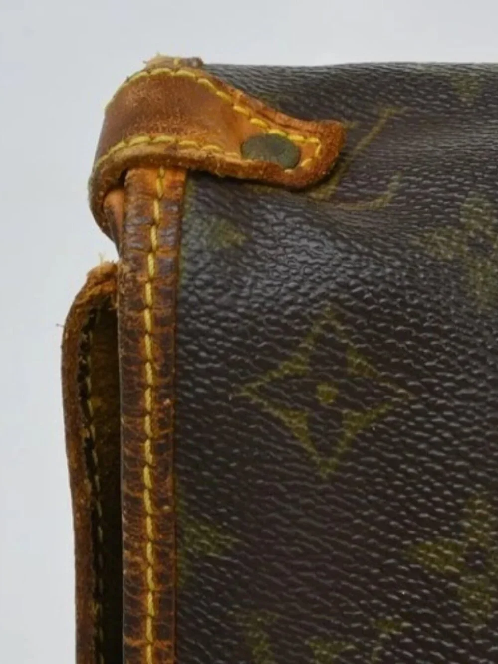 Best05 LOUIS VUITTON MONOGRAM SAUMUR 30 MESSENGER BAG M42256 MB1909 YQ01222